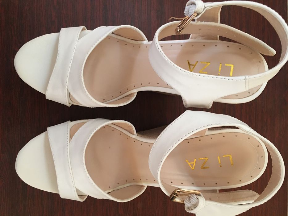 Босоножки женские