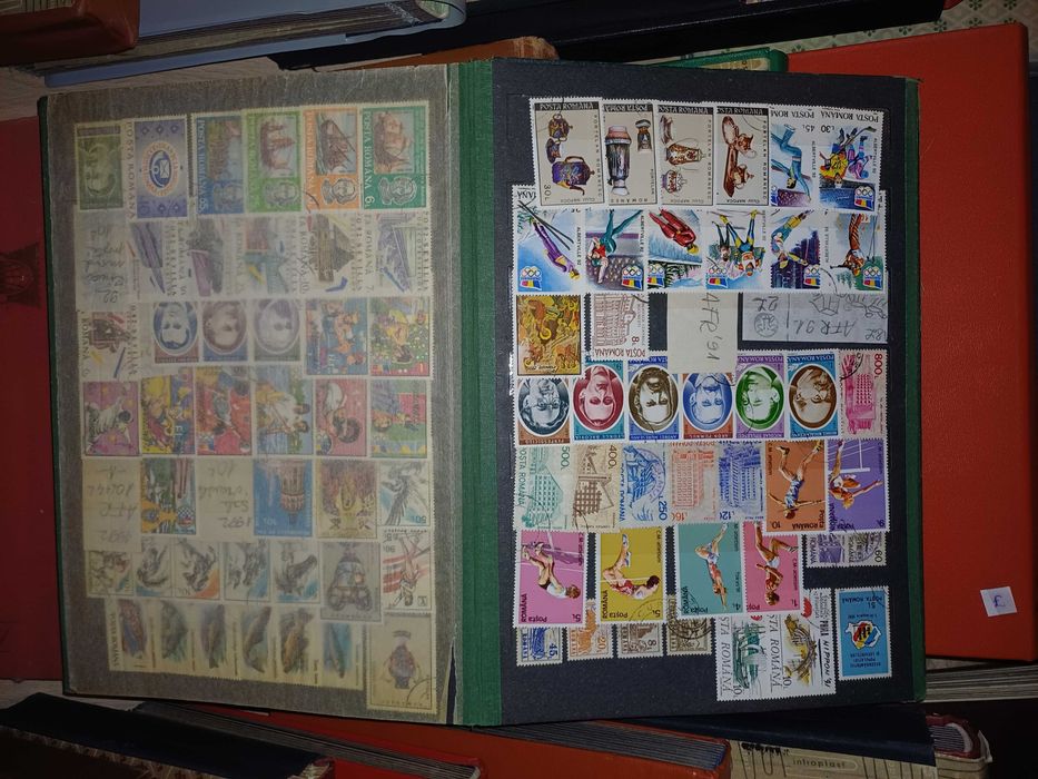 30 de albume cu timbre vechi romanesti si straine