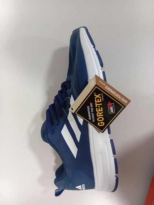 Adidas krasovka  sotiladi