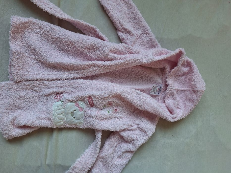 Нови халатчета за баня размер 86 и 98 и кърпи за баня