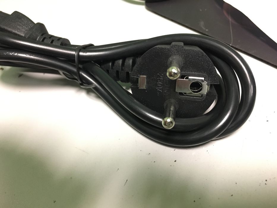 Захранващи кабели за компютър 220V 1.2м,- 1.50лв.