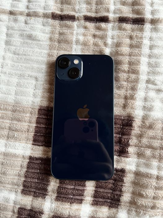 Продам Айфон 13