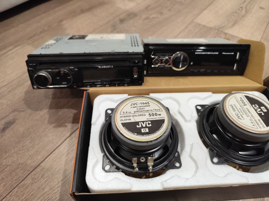 Продам автомагнитолу и динамики