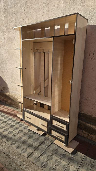 Прихожая мебель продаётся