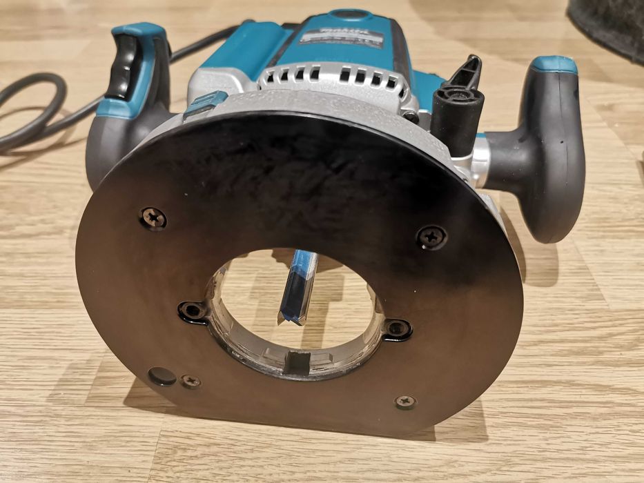 Оберфреза Макита фреза Makita Rp2301 с 6 НОЖА фрезера и куфар