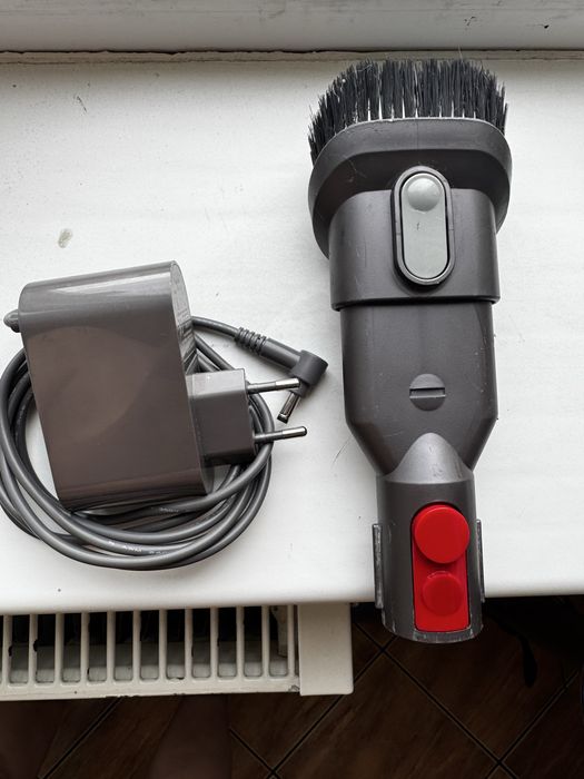 Dyson V10