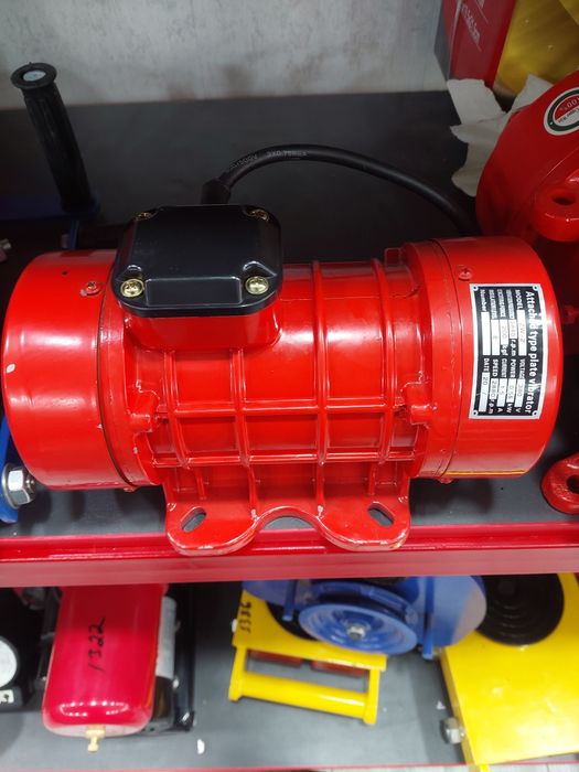 вибратор площадочный З80в
0,55квт