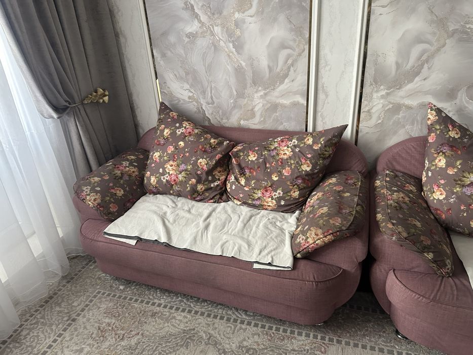 Диван двух комплекте
