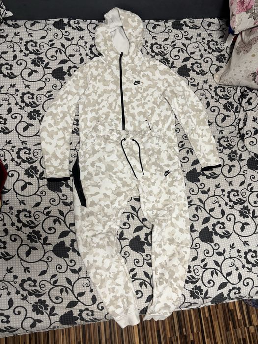 nike tech fleece camo alb