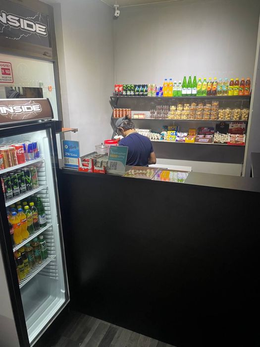 Tayyor Biznes Tayyor kompyuter Klubi 25 ta Pc bar joyi bilan birga