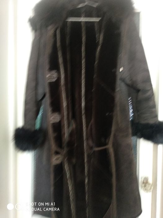 Продаю дубленку женскую