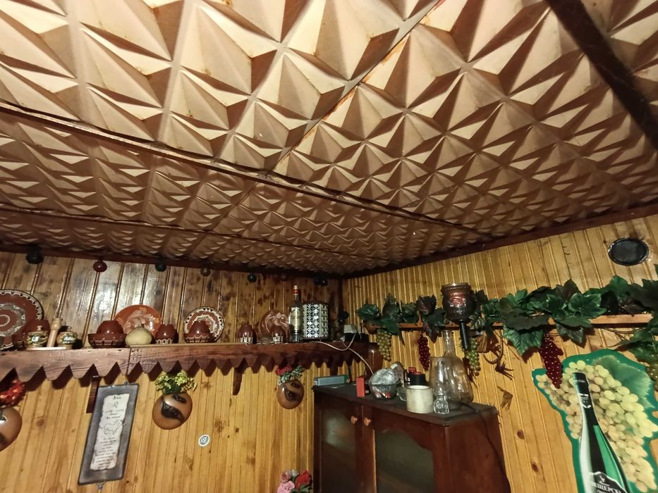 двуетажна къща с гараж