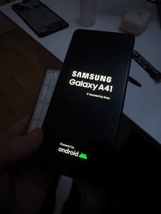 samsung a41 =piese display original bun ! placa defecta