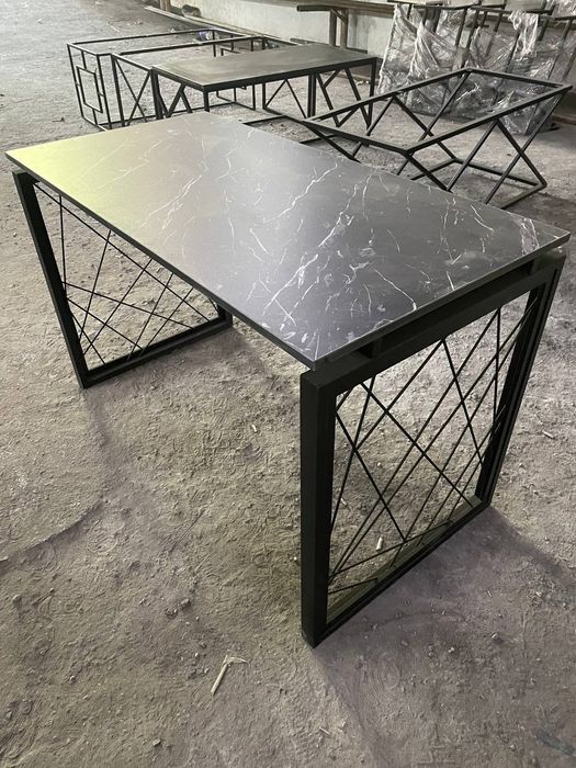 Стол в стиле лофт