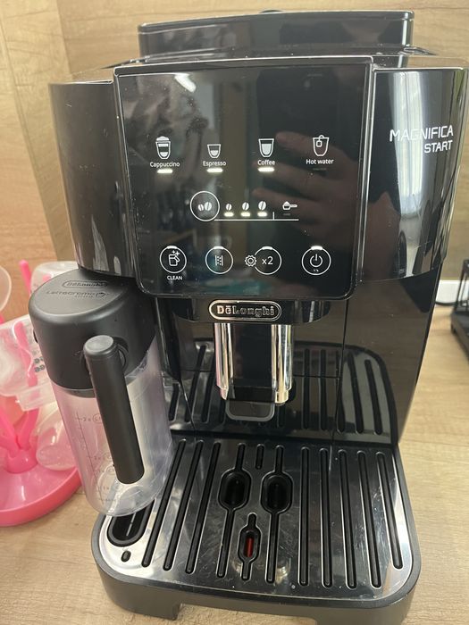 Espressor automat DE LONGHI Magnifica Start