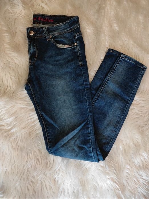 Дамски дънки М-Л размер