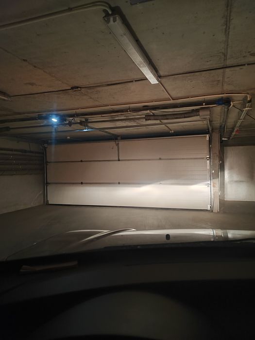 Închiriez loc parcare subteran sector 6