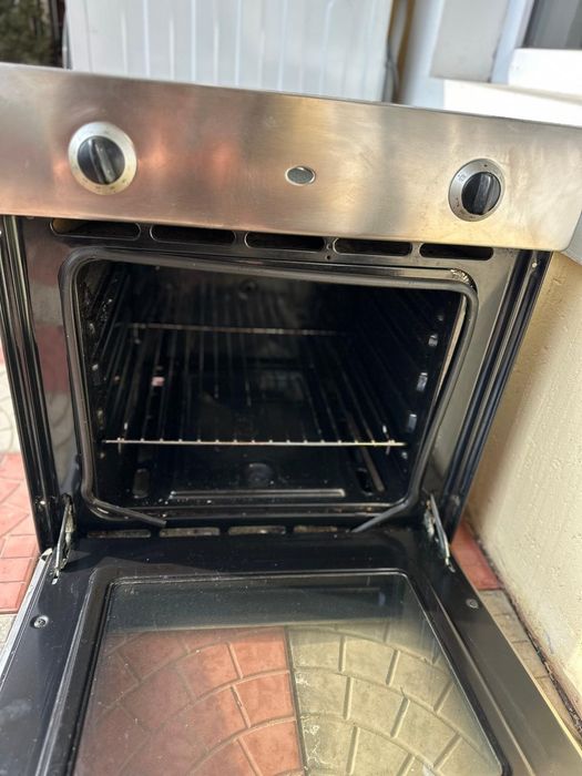 Продам духовку газовую.