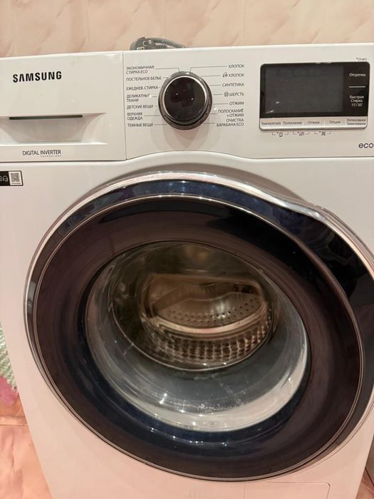 Продам машинку можно на запчасти 2 года эксплуатации, сломался насос