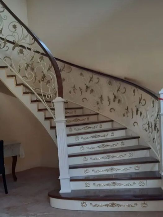 Lucrări la comanda din fier forjat