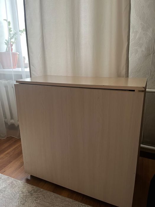 Продам стол книжка
