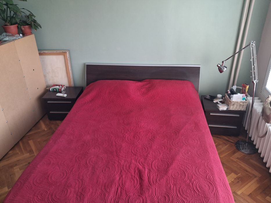 Спалня с шакфчета