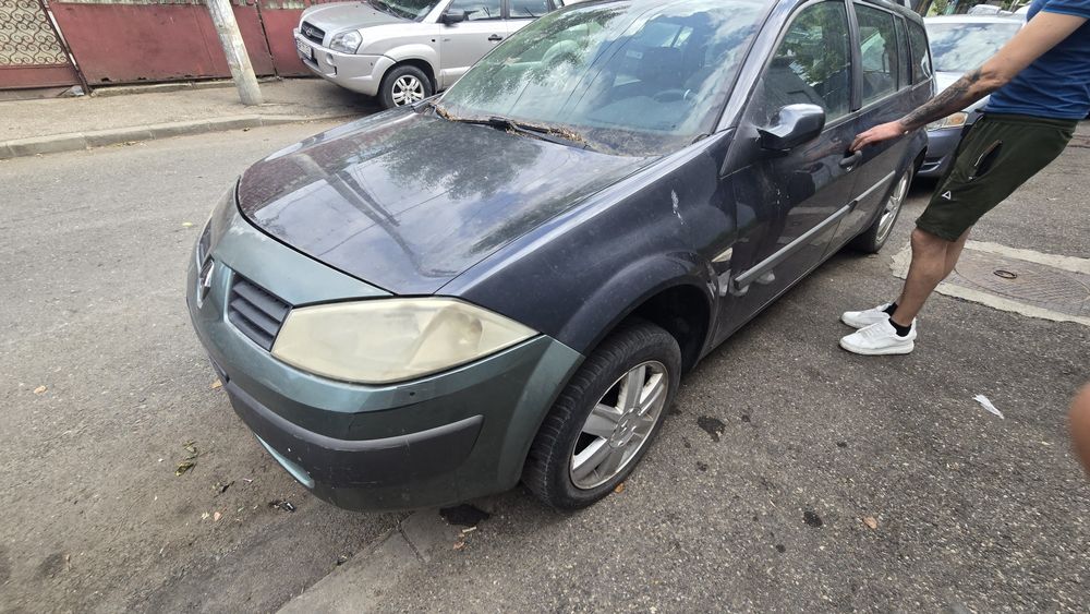 Renault megane 2 faruri capota bara aripa usi usa far aripi portbagaj hayon roti jante oglinda Oglinzi volan Pilot stop stopuri armatura airbag punte