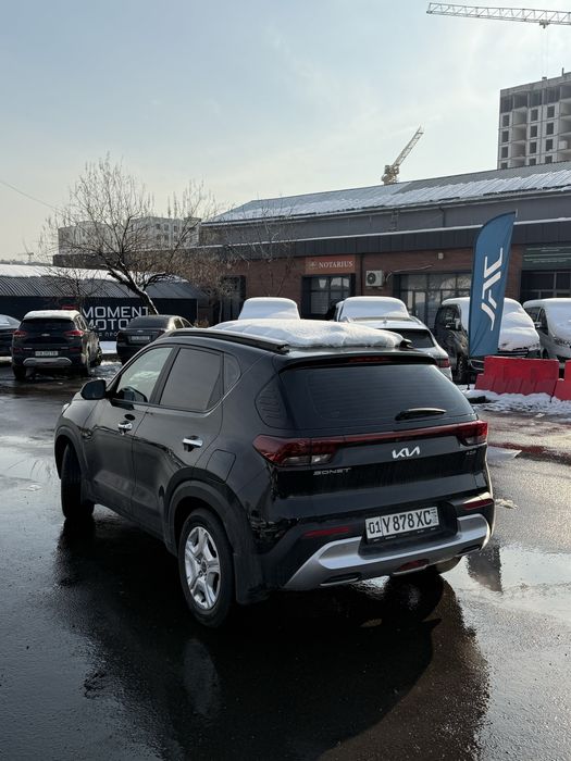 Kia sonet 2025 yil 23.000 km prabeg rangi qora kraska top toza
