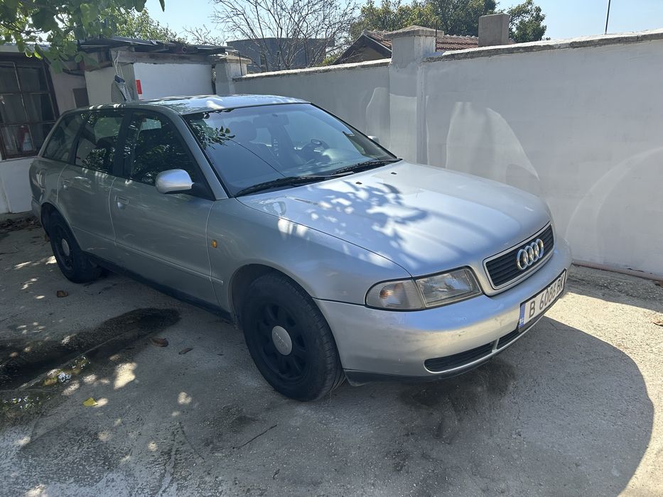 Ауди А4 1,6 бензин