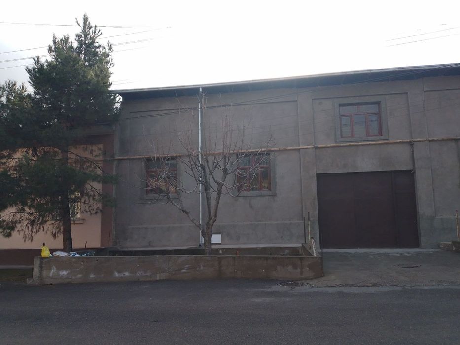 Uyning bir qismi sotiladi