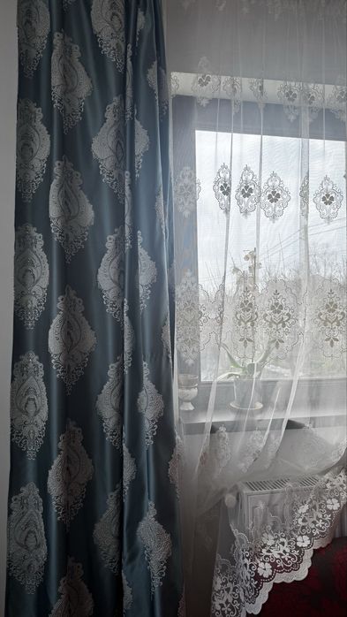 Vand Covor lâna +Perdele brodate turqoise