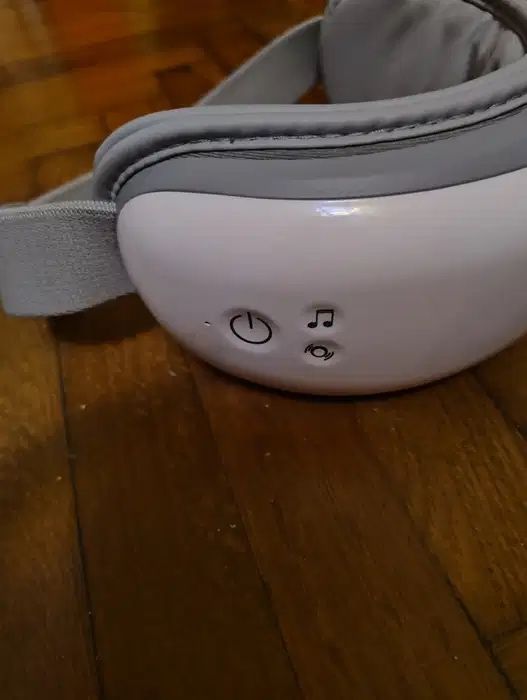 Aparat de masaj ocular