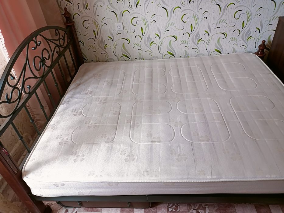 Продам 2х спальню кровать