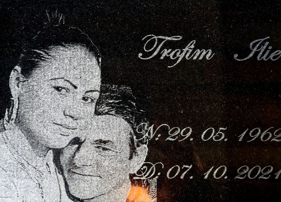 Felinar granit negru masa granit fier forjat gard cruce mormânt