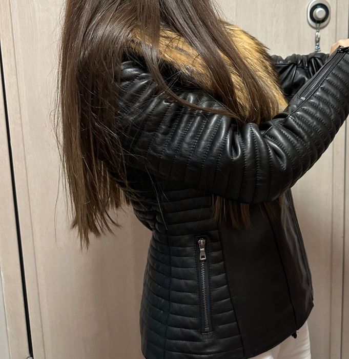 Дамско кожено яке с яка от косъм от лисица
