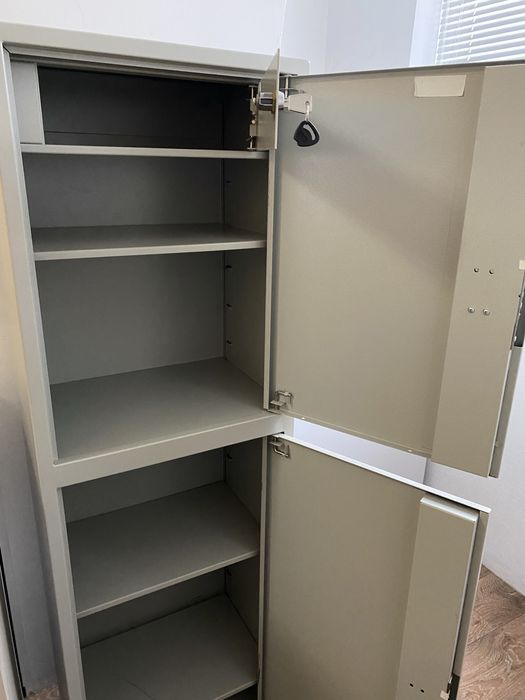 Металический сейф