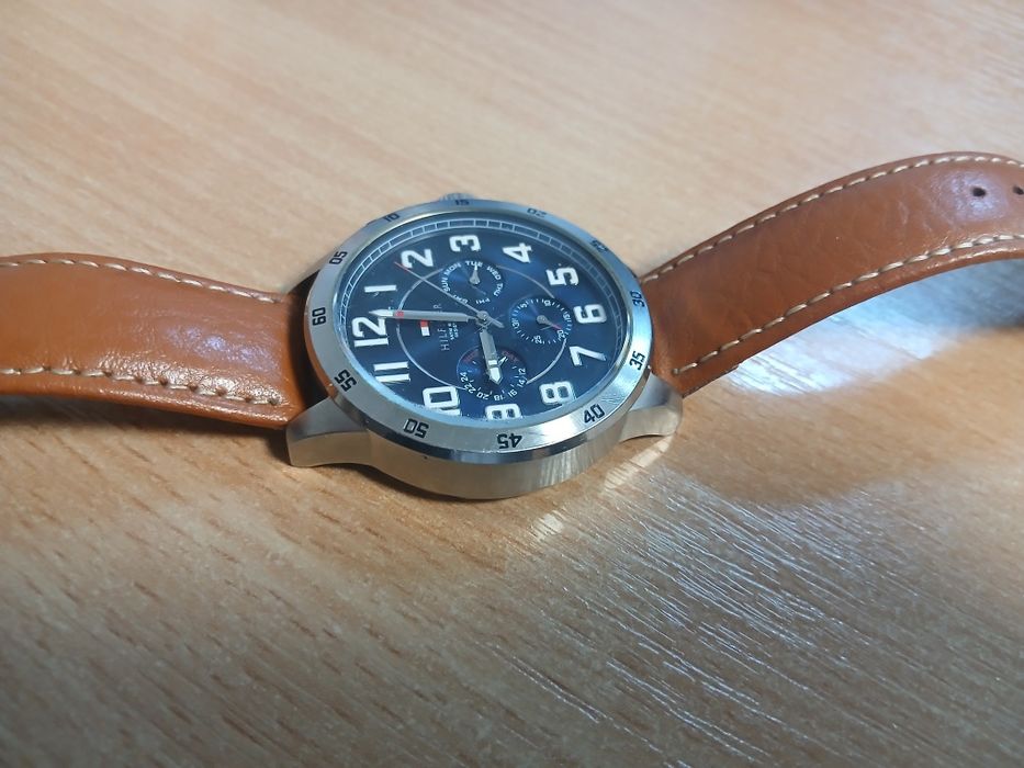 Vând ceas bărbătesc Tomy Hilfiger