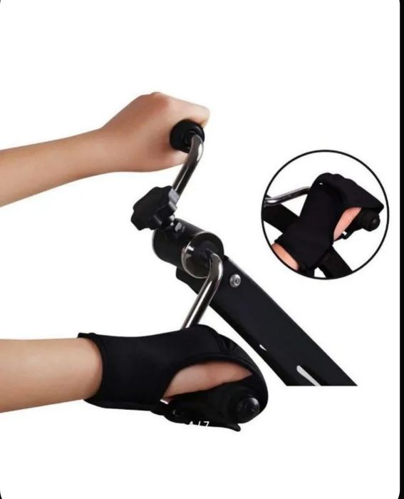 Перчатка для фиксации кисти руки  при реабилитации после инсульта