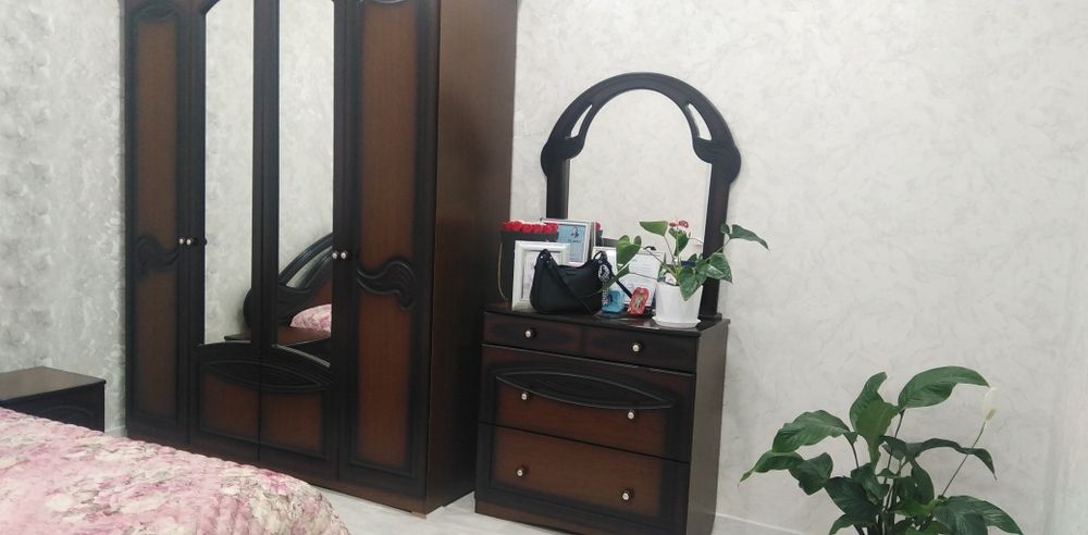 Спальный гарнитур