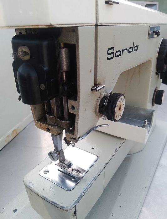 Mașină de cusut Sanda fabricata la Cugir