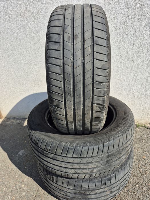 Vand 3 Anvelope BRIDGESTONE ,dimensiunea 235/55/17,99w,TURANZA,T005