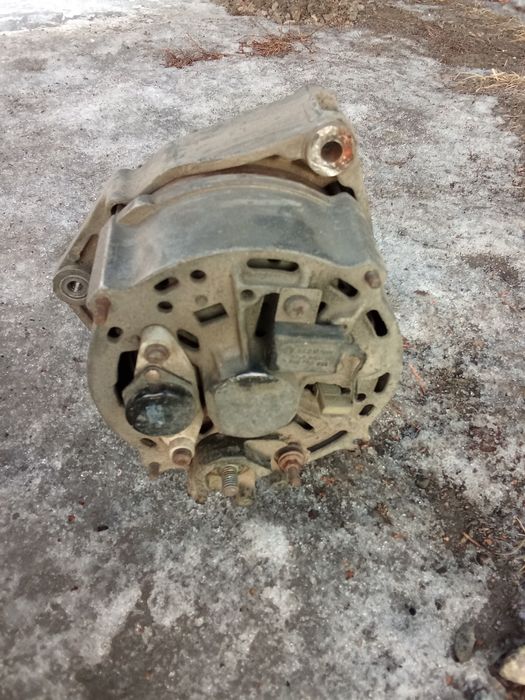 Продам генератор б/у Фольксваген Пассат б3