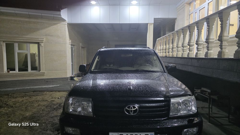 Тойота Ланд круизер 100 в отличном состоянии