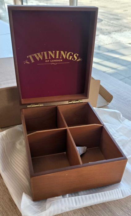 Дървена кутия за чай Twinings 12 и 4 селекции.