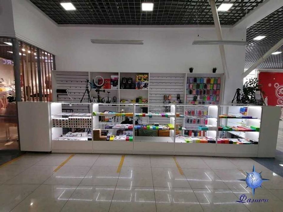 Продам витрины, стеллажи, полки