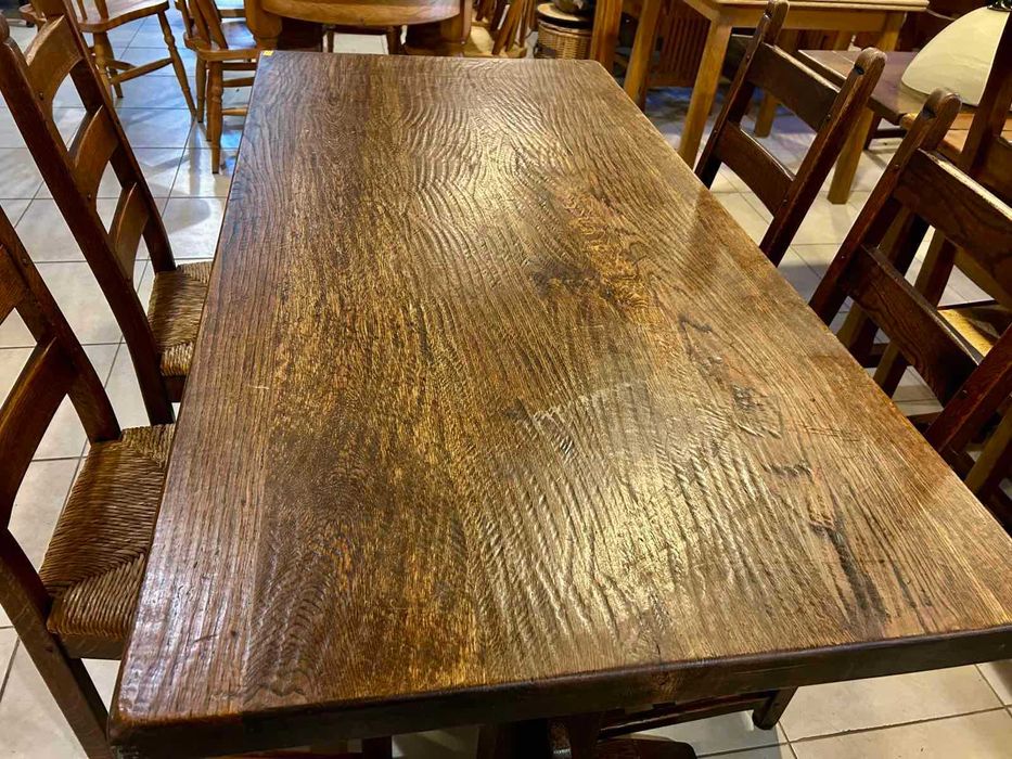 Масивна Дъбова маса + 4 стола  и 2 табуретки Холандия