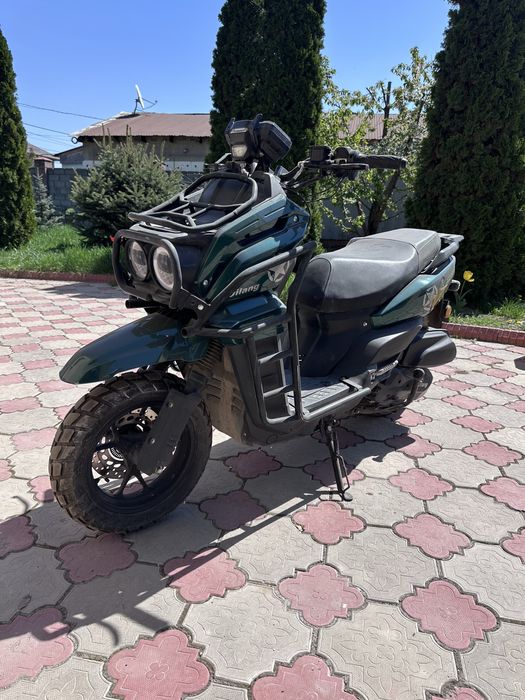 Скутер Танк 150