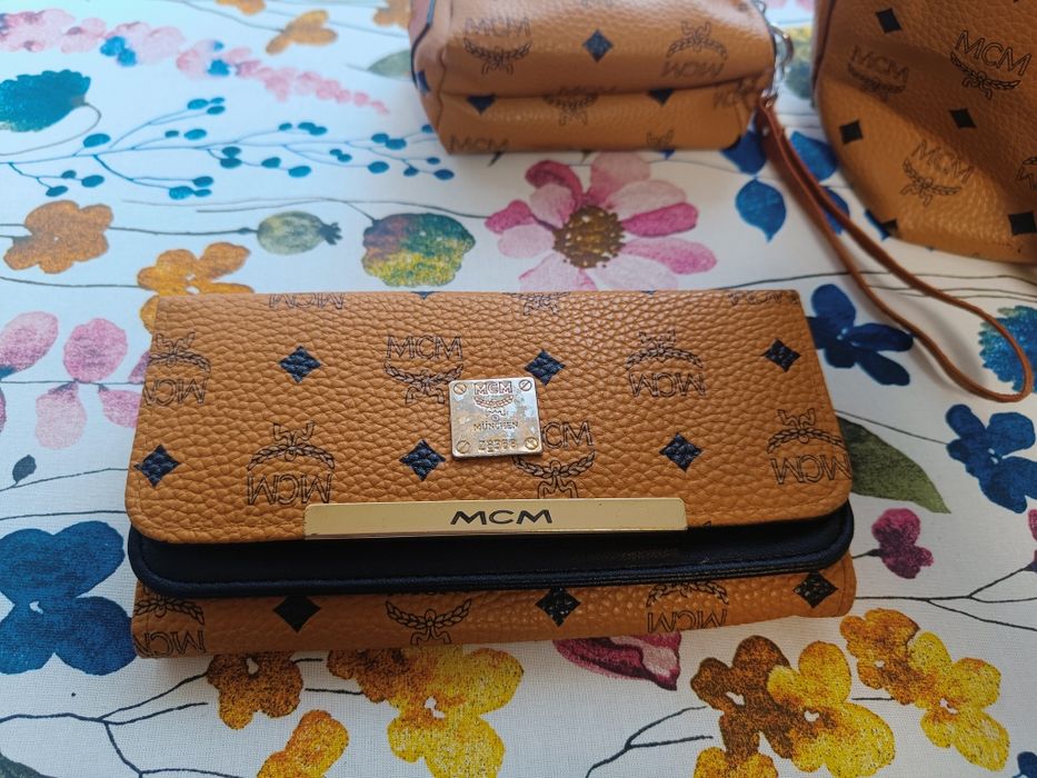 Дамска чанта МСМ в комплект с портфейл и несесер