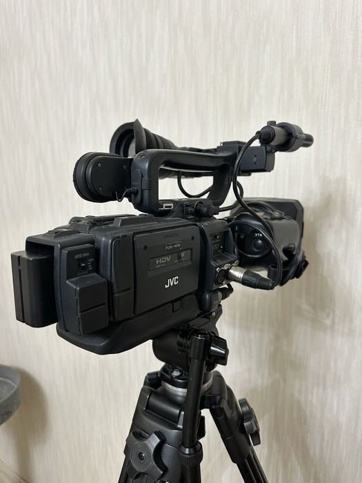 Профессиональная Видеокамера JVC proHD