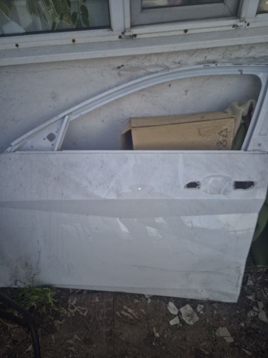 Продаются двери левая сторона на хендай элантра 2024 года.